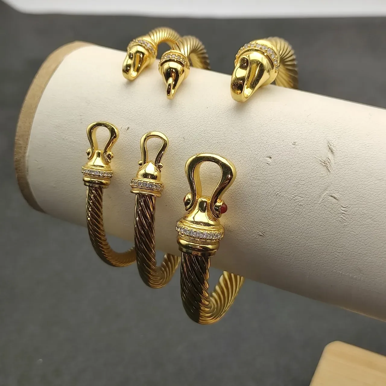Gold Red Twisted Cable Hook Clasp Bracelet 2