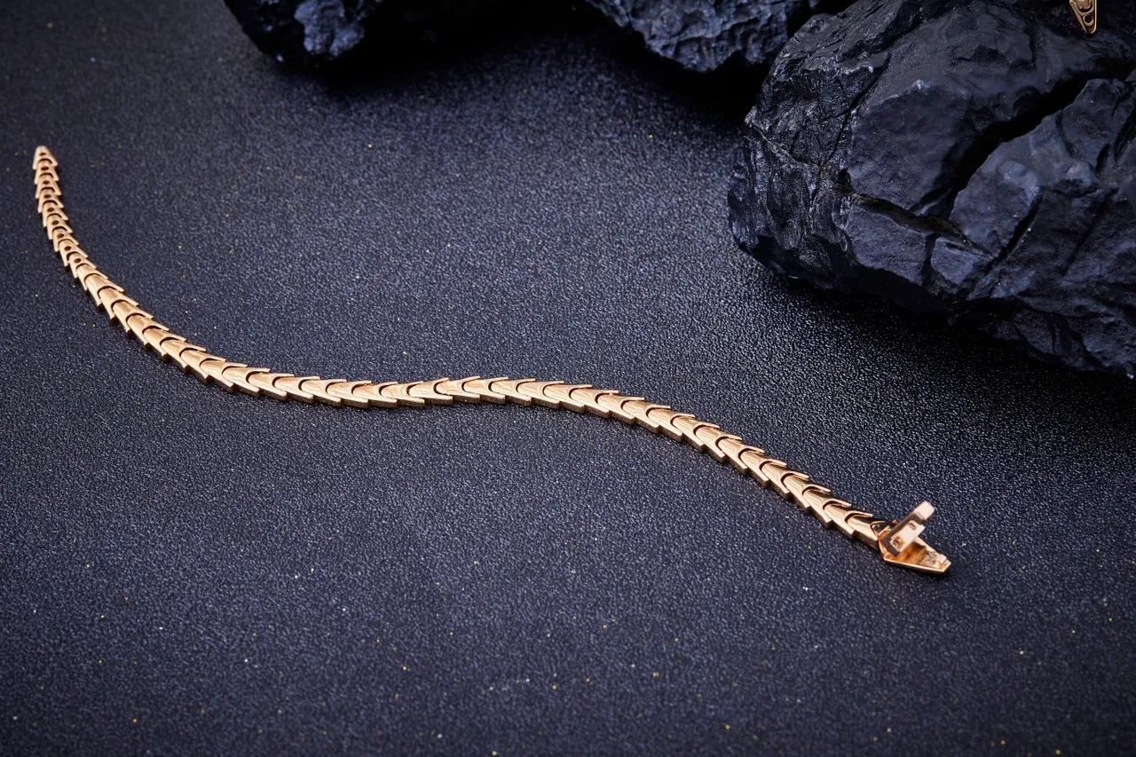 Gold Segmented Link Geometric Cutout Pattern Bracelet 5