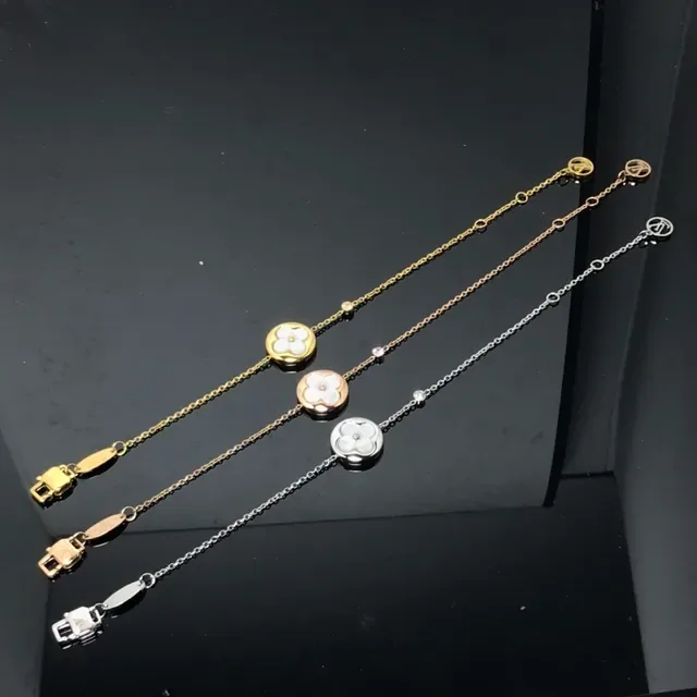 Colar floral de ouro e prata com inlay de mãe-de-pérola 3