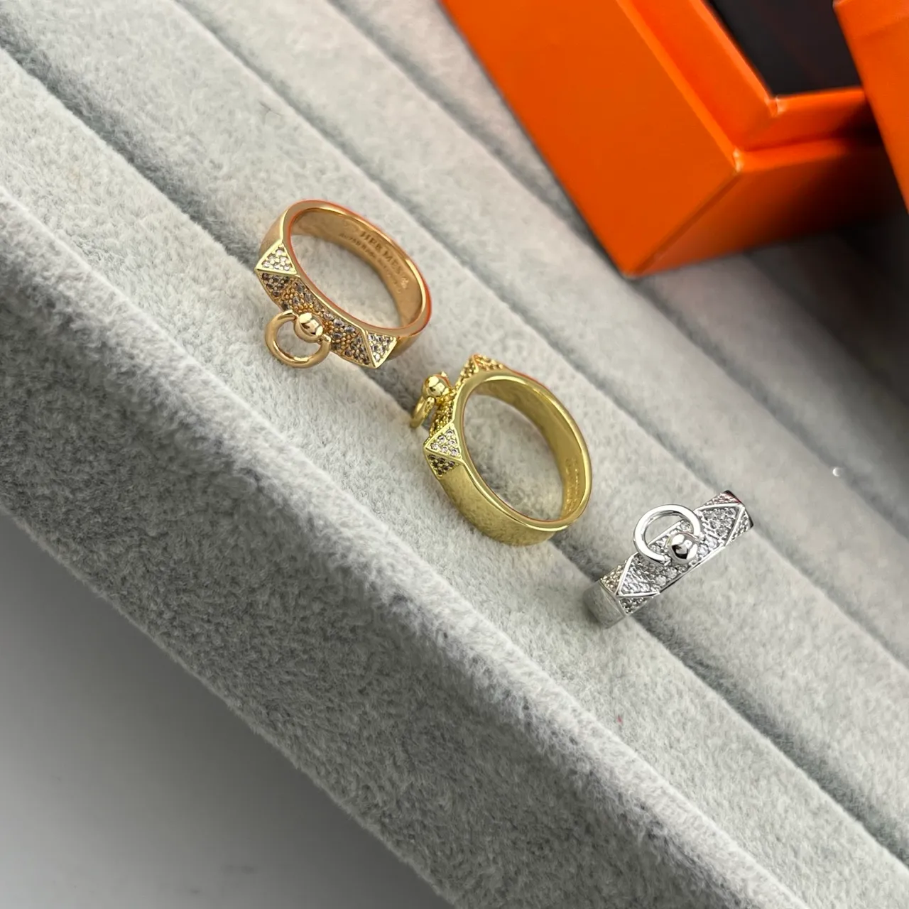 Gold Silver Geometric Band Pavé-Set Stones Ring 6
