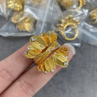 Gold Silver Leaf Motif Textured Engraved Surfaces Ring