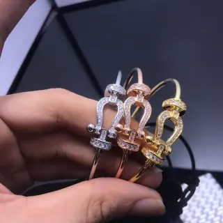 سوارة ذهب فضة Pavé-Set U-Shaped Clasp