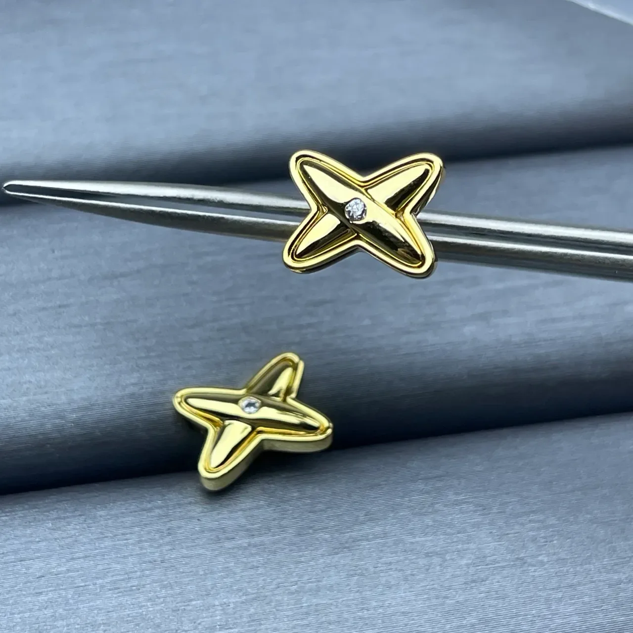 Gold Silver Star-Shaped Metallic Earrings 2