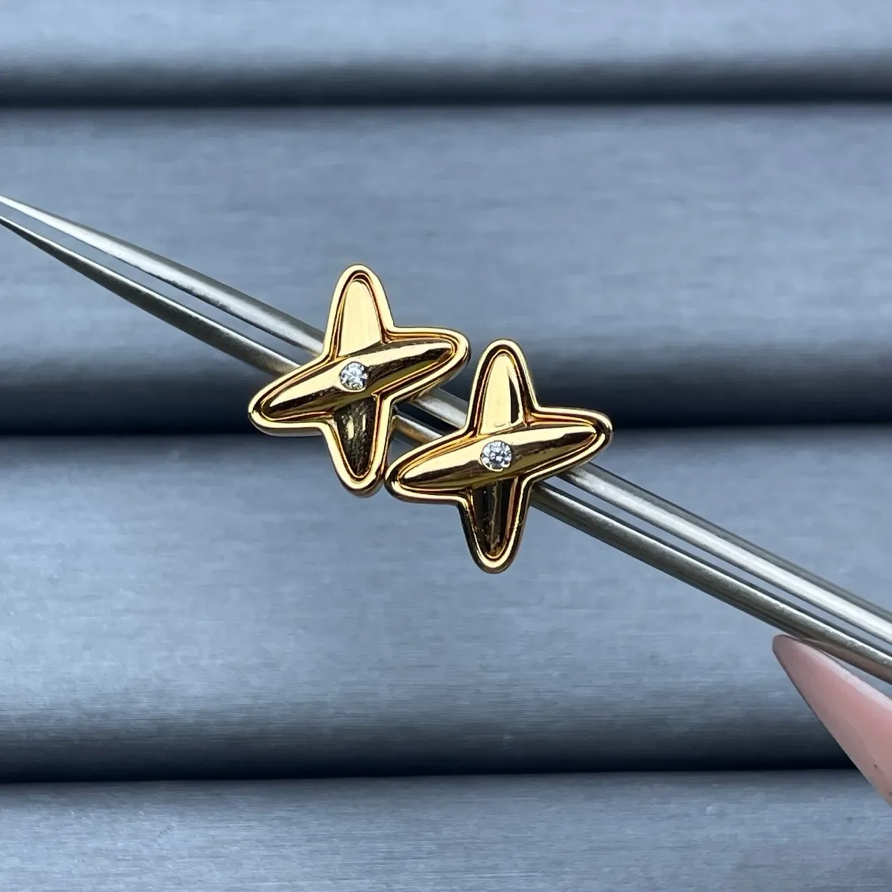 Gold Silver Star-Shaped Metallic Earrings 4