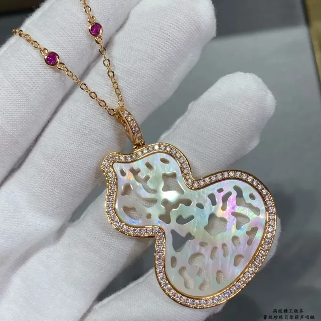 Gold White Gourd-Shaped Mother-of-Pearl Inlay Necklace 4