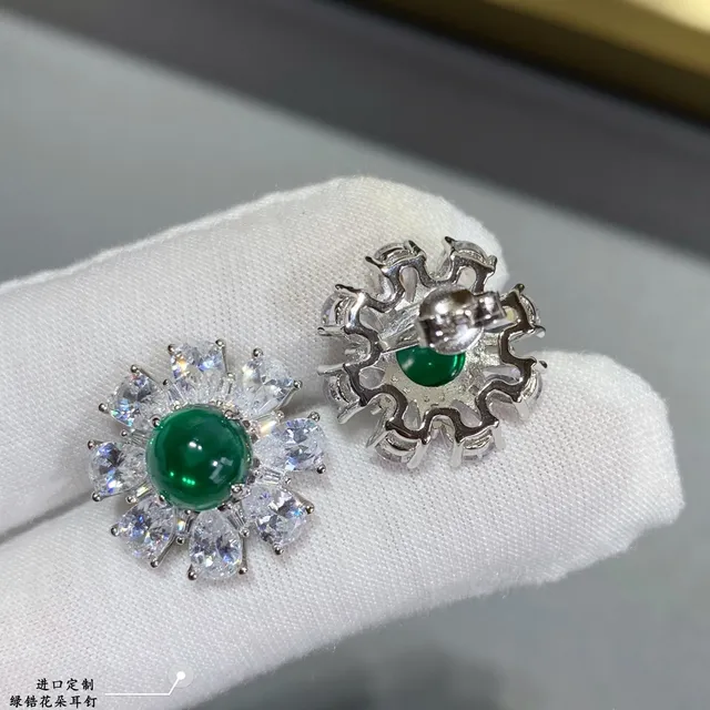 Green Cabochon Flower Motif Stud Earrings 9