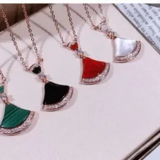 Green Red Fan-Shaped Pendant Pavé Crystal Trim Necklace
