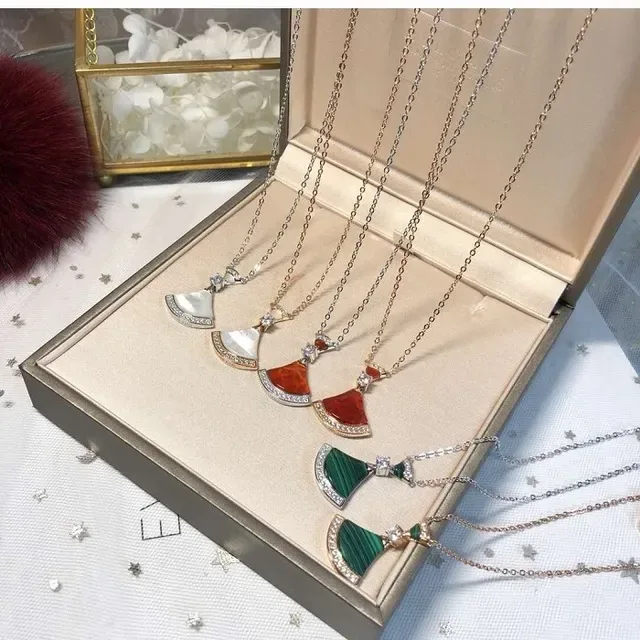 Green Red Fan-Shaped Pendant Pavé Crystal Trim Necklace 6