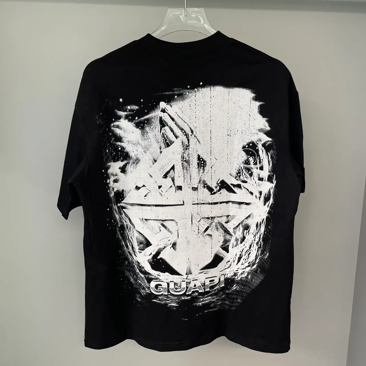 GUAPI Graphic-Print Black Crew-Neck T-Shirt 5