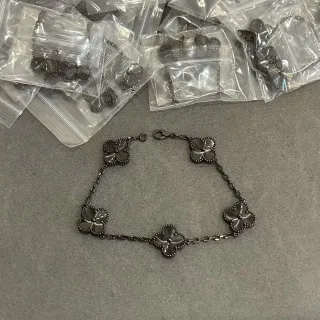 Gunmetal cinco flores Charm Cadena de eslabones Pulsera