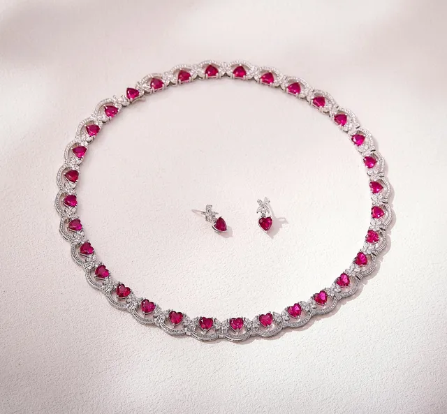 Heart-Shaped Red Gemstone and Pavé Diamond Collar Necklace 7