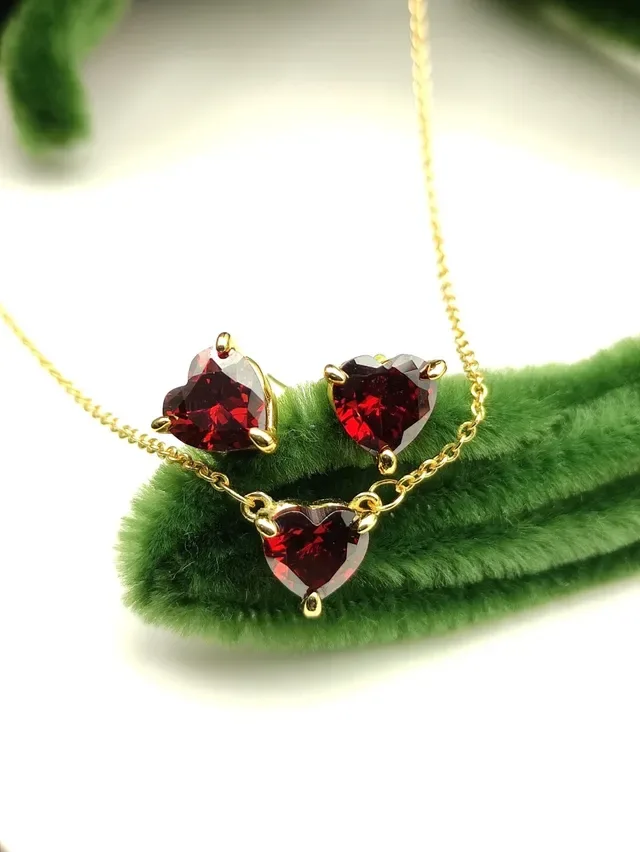 Heart-Shaped Red Gemstone Pendant Necklace 7