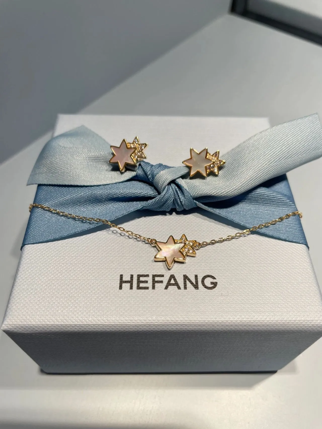 HEFANG Gold Blue Chain Star-Shaped Pendant Necklace 8