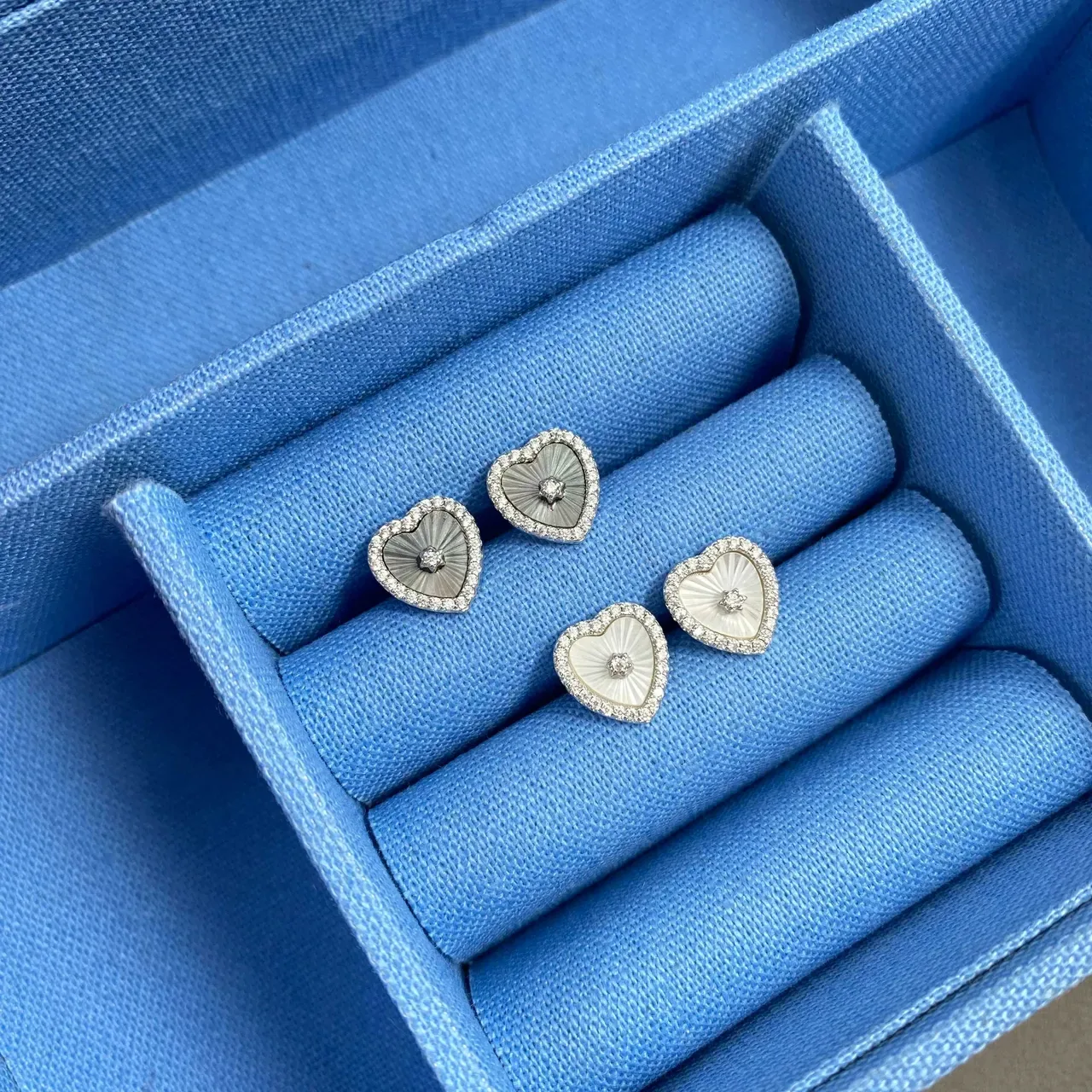 HEFANG Heart-Shaped Pavé Crystal and Enamel Stud Earrings 5