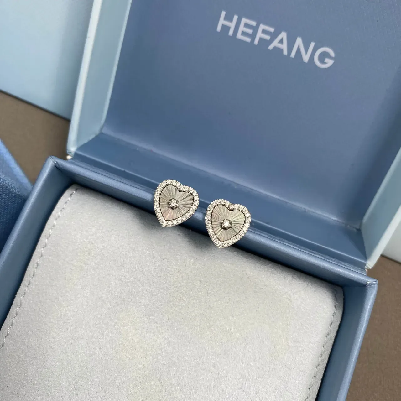 HEFANG Heart-Shaped Pavé Crystal and Enamel Stud Earrings 8