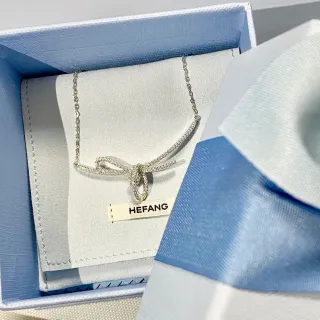 HEFANG 银白蝴蝶结形状帕维镶嵌宝石吊坠项链