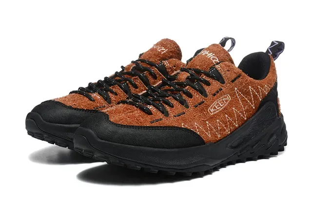KEEN Jackson Gold and Black Lifestyle Sneakers 5
