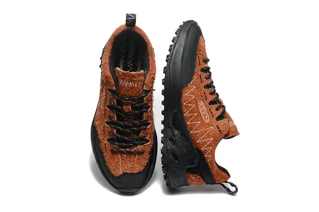 KEEN Jackson Gold and Black Lifestyle Sneakers 8