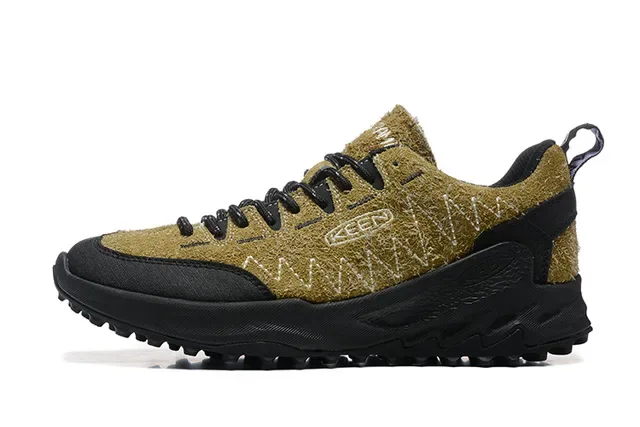 KEEN Jackson Gold and Black Lifestyle Sneakers 11