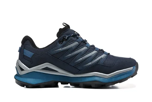 LOWA Black Gray Low-Top Hiking Sneaker GORE-TEX Lined Sneakers 6