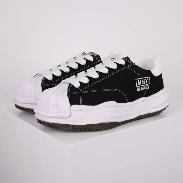 MMY Blakey Black and White Canvas Lifestyle Sneakers 2