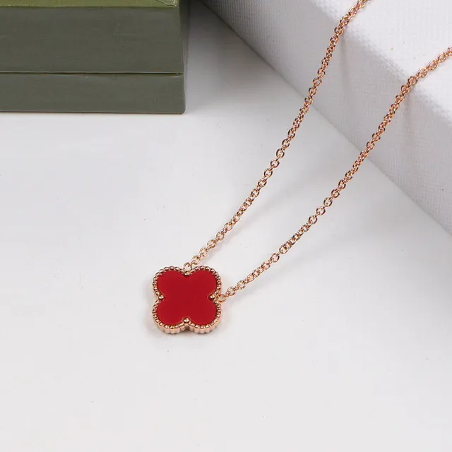 Multicolor Gold Clover-Shaped Pendant Setting Necklace 6