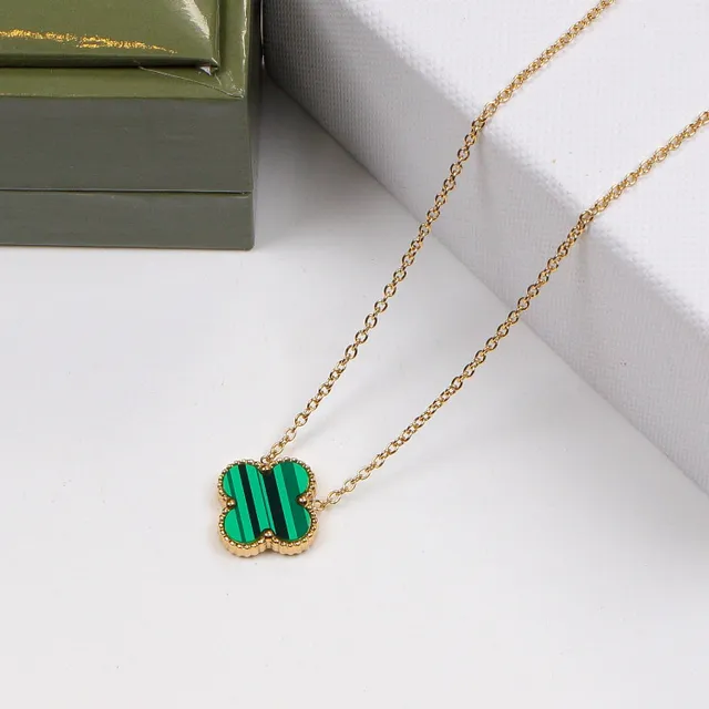Multicolor Gold Clover-Shaped Pendant Setting Necklace 8