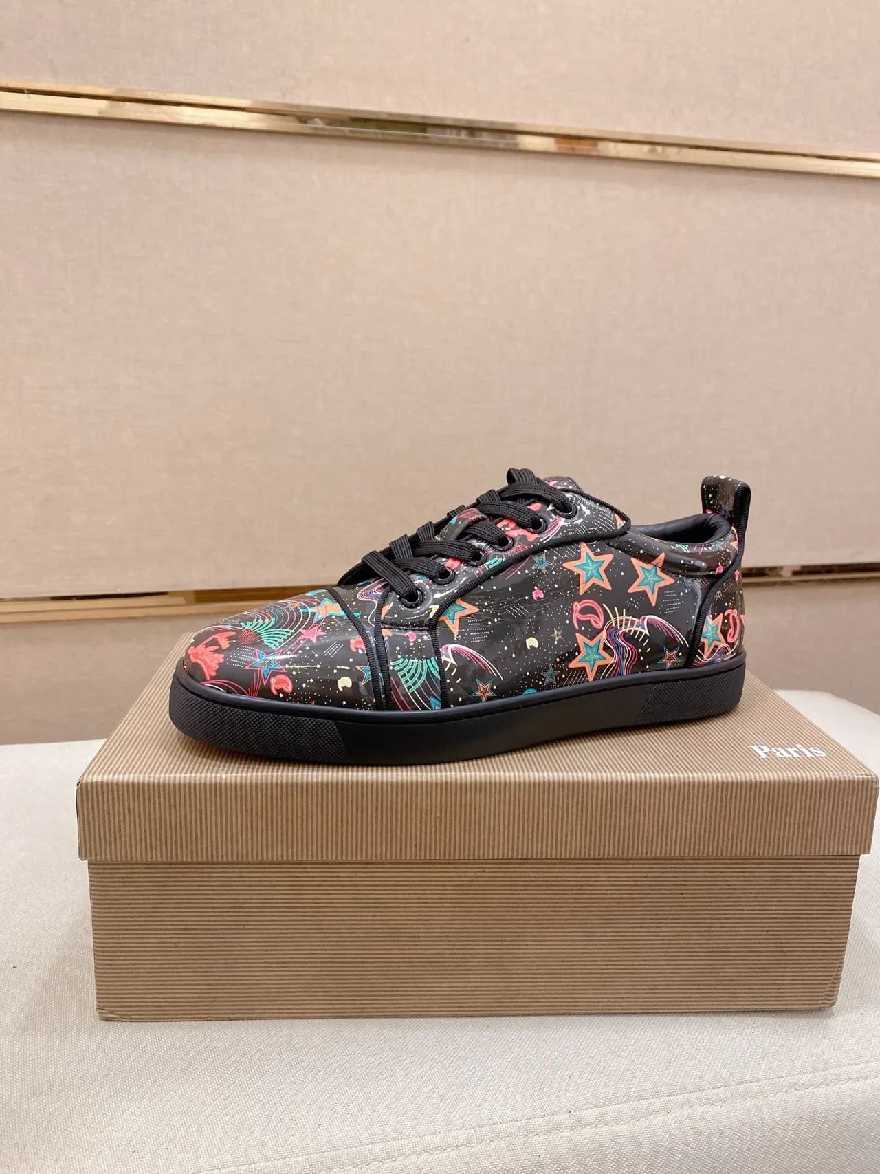 Multicolor Star Print Low-Top Lace-Up Sneaker 1