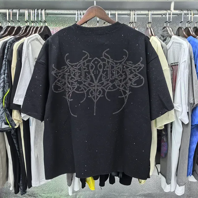Oversized Graphic-Print Speckled Black T-Shirt 11