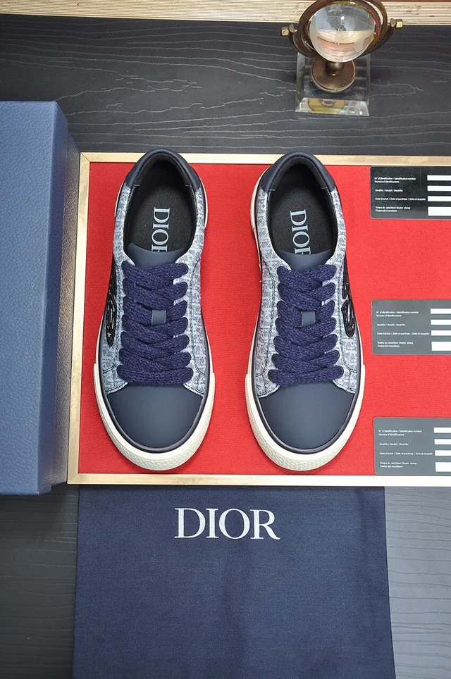 Patterned Textile Low-Top Platform Sneaker 2