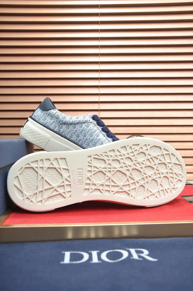 Patterned Textile Low-Top Platform Sneaker 7