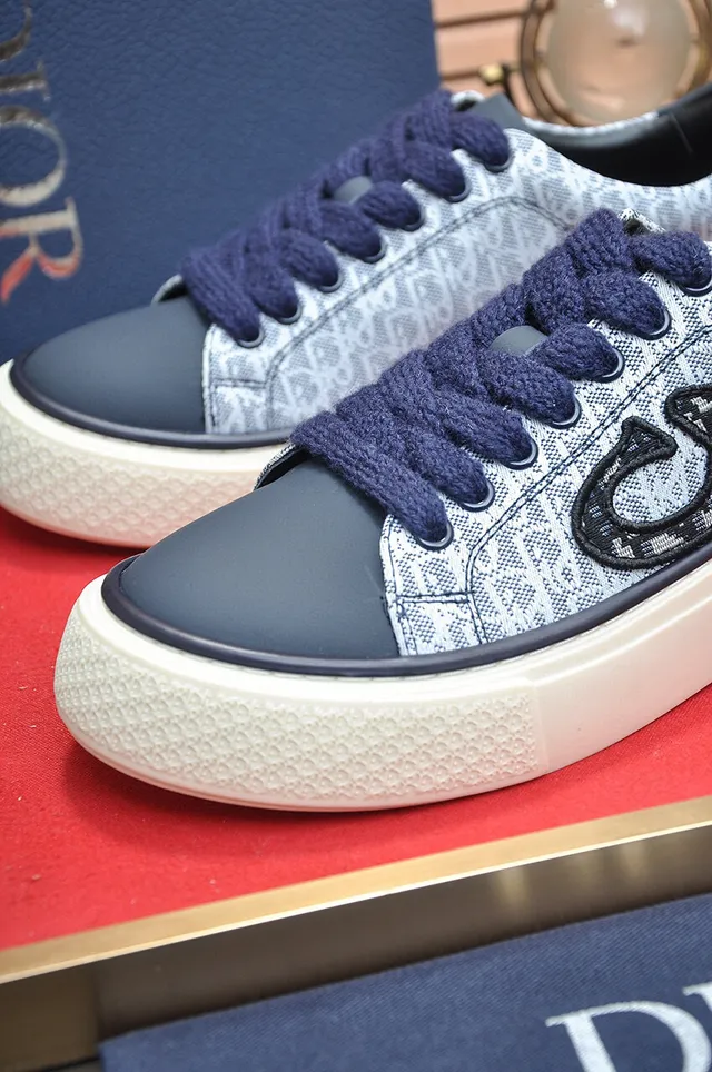 Patterned Textile Low-Top Platform Sneaker 8