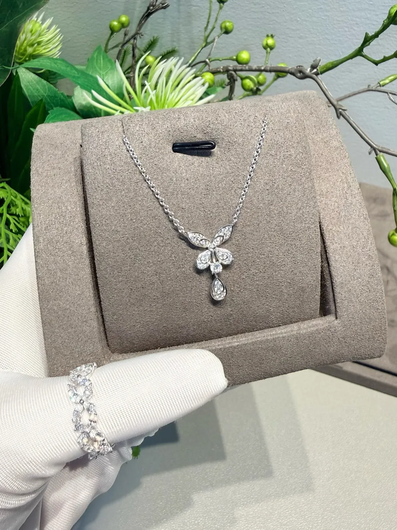 Pavé-Set Floral Teardrop Pendant Necklace 8