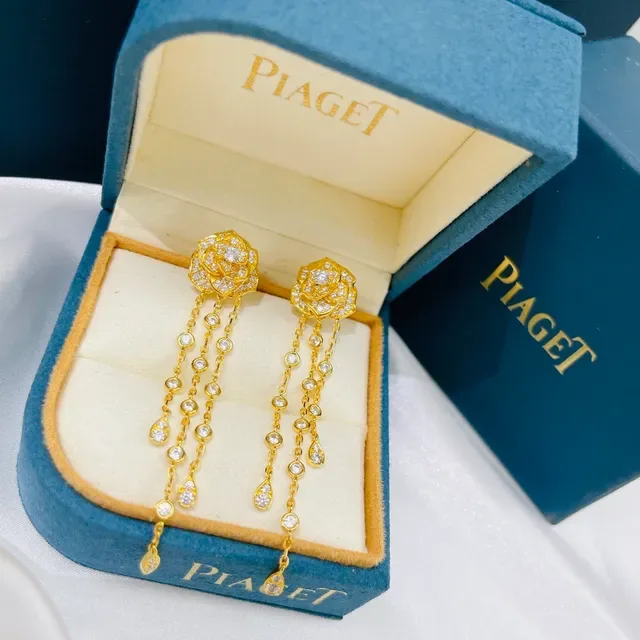Piaget Floral Motif Gold and Diamond Fringe Earrings 6