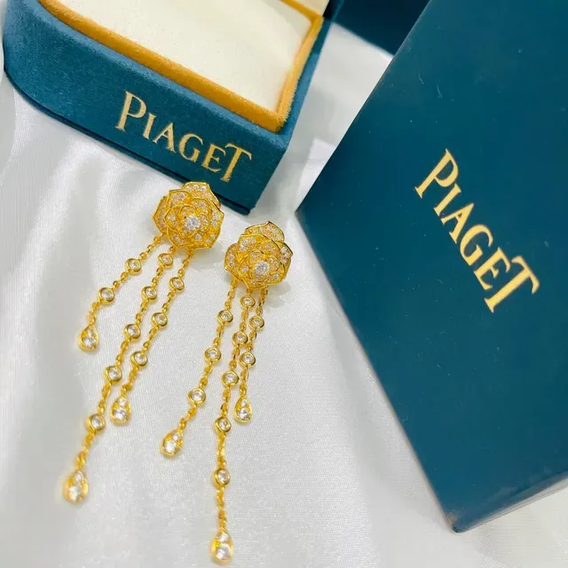 Piaget Floral Motif Gold and Diamond Fringe Earrings 7