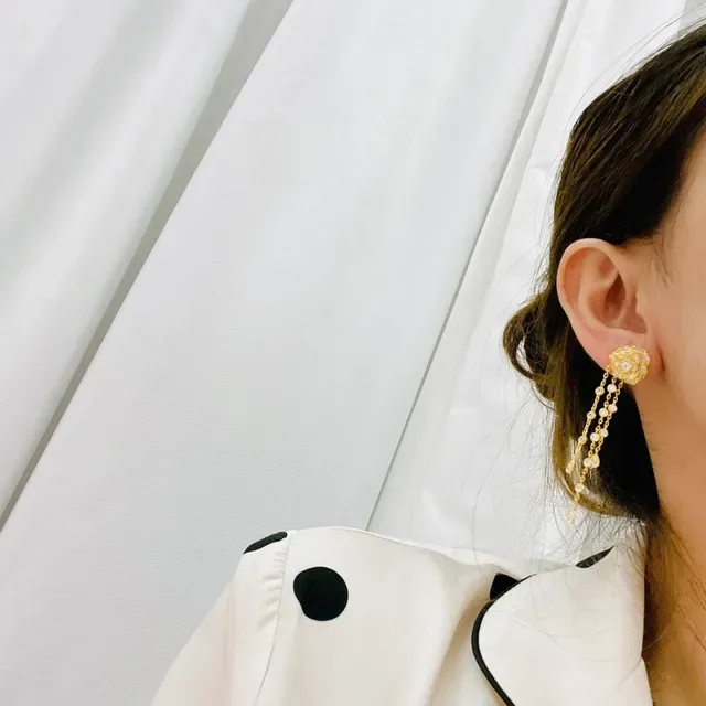 Piaget Floral Motif Gold and Diamond Fringe Earrings 9