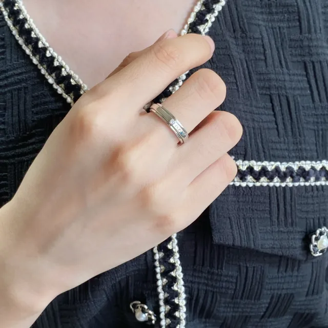 Piaget Possession Rotating Double-Band Diamond Ring 9