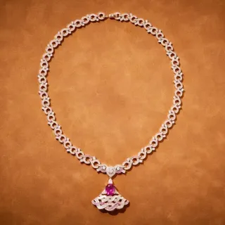 Collar Cadena Plata Rosa Diamantes Pavé-Set Forma de Abanico