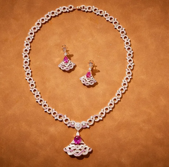 Pink Silver Pavé-Set Diamond Chain Fan-Shaped Pendant Necklace 7