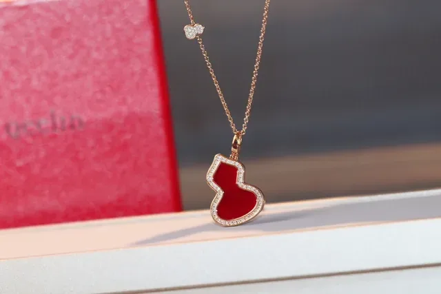 Qeelin Red Enamel Pavé Pendant Necklace 8