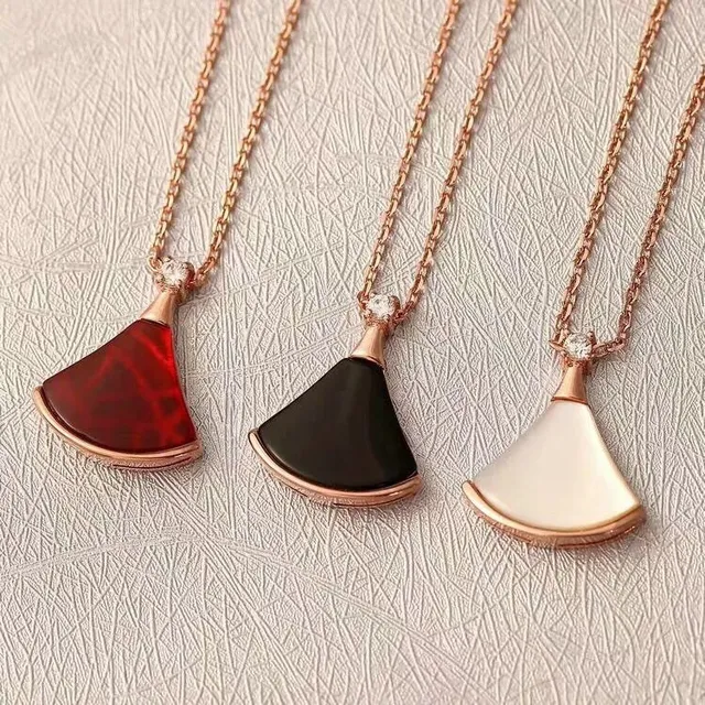 Red Black Fan-Shaped Pendant Enamel Inlay Necklace 7