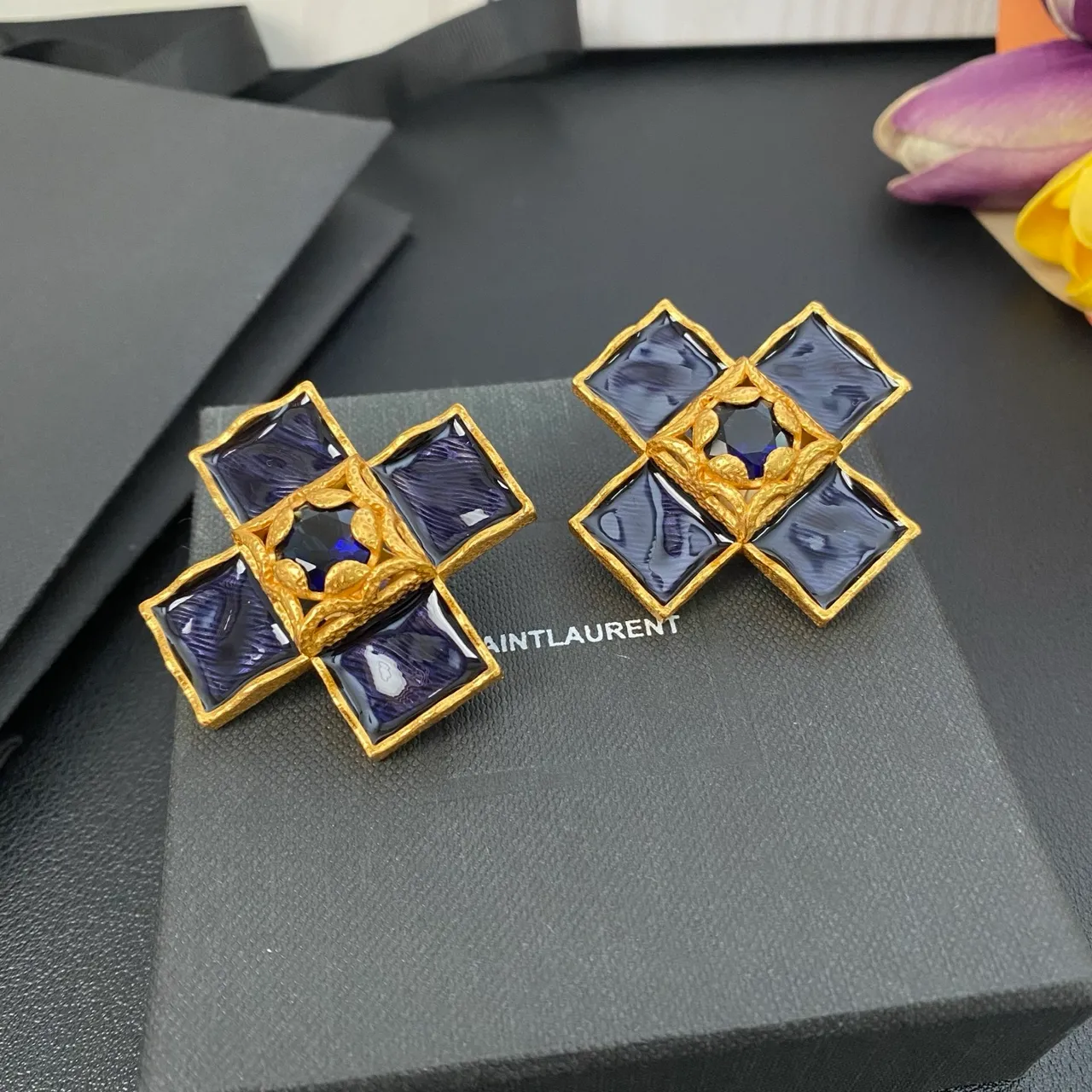 Red Blue Cross-Shaped Enamel-Inlaid Brooch 9