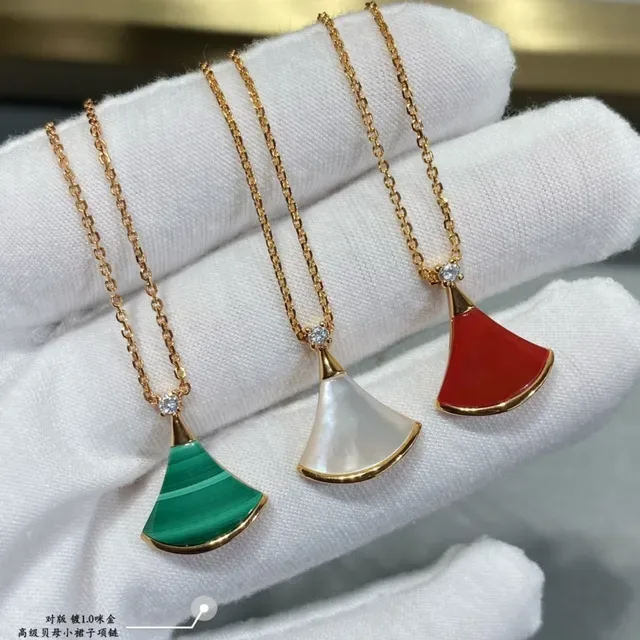 Red Fan-Shaped Enamel Pendant Gold-Tone Chain Necklace 2