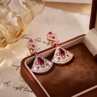 Red Gold Fan-Shaped Drop Heart-Motif Clip Earrings