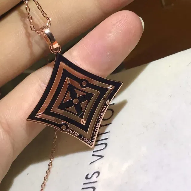 Red Gold Geometric Layered Square Pendant Pavé-Set Stones Necklace 5