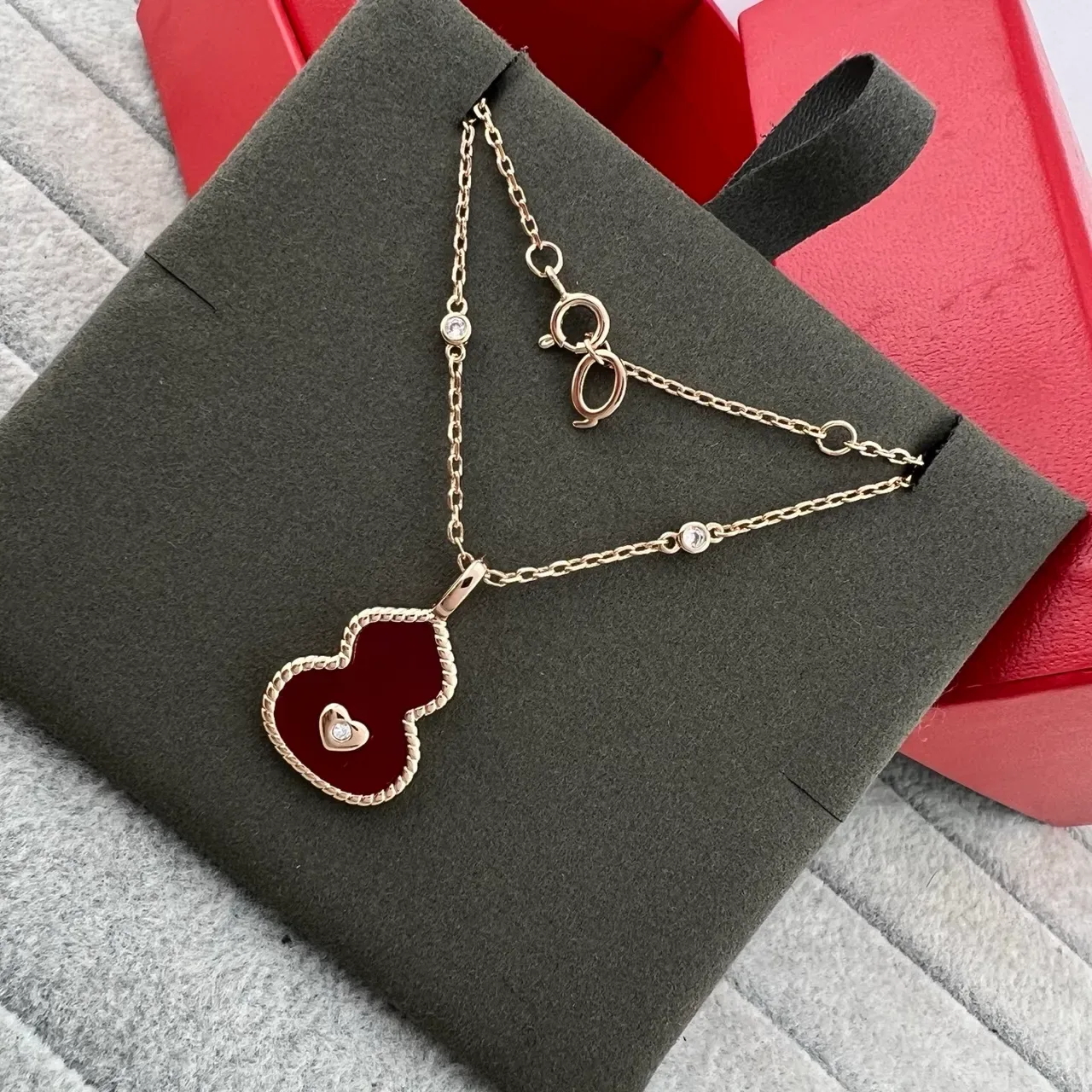 Red Gold Heart-Shaped Double-Pendant Enamel Inlay Necklace 4