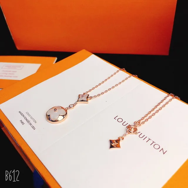 Rose Gold-Tone Flower Shell Pendant Necklace 3