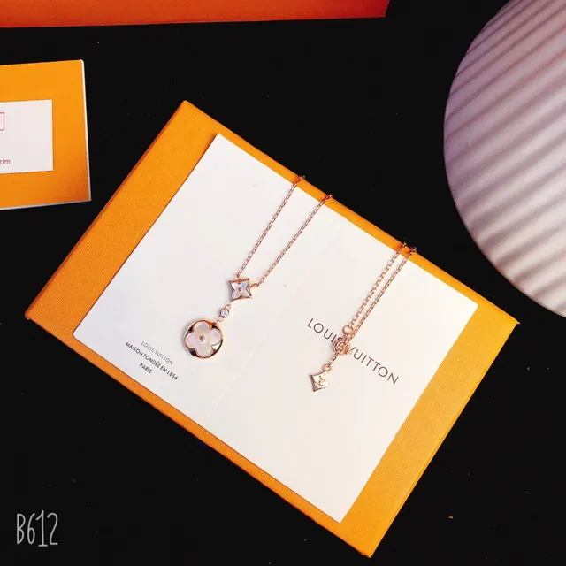 Rose Gold-Tone Flower Shell Pendant Necklace 7