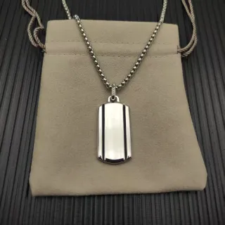 Collier Pendentif Dog-Tag Argent Noir Finition Métal Brossé