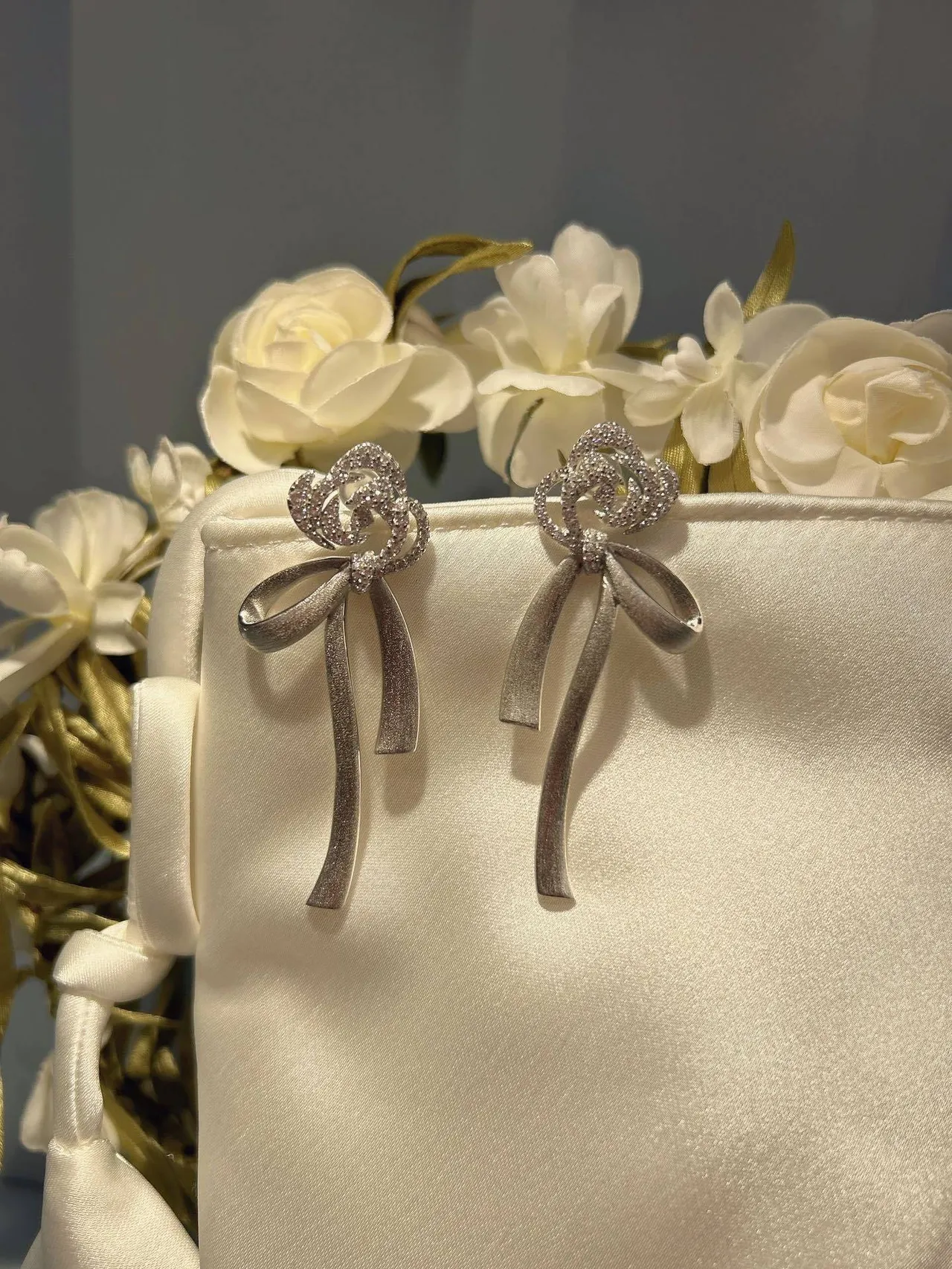 Silver Blue Bow-Shaped Crystal-Embellished Earrings 5